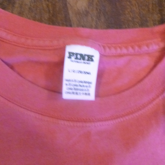 2 VICTORIA'S SECRET VALENTINE HEARTS & ROSES T SHIRTS SZ-L w/BONUS WRISTLET - Picture 5 of 16